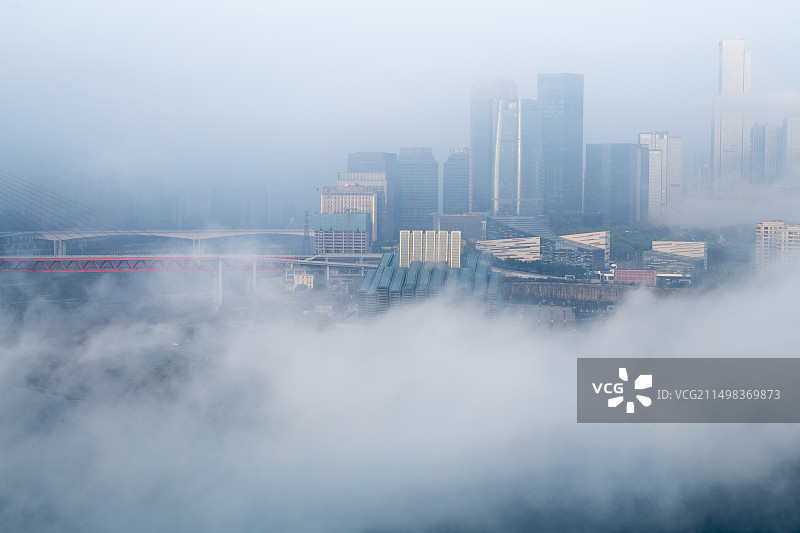 晨雾中的重庆江北嘴金融街城市风光图片素材
