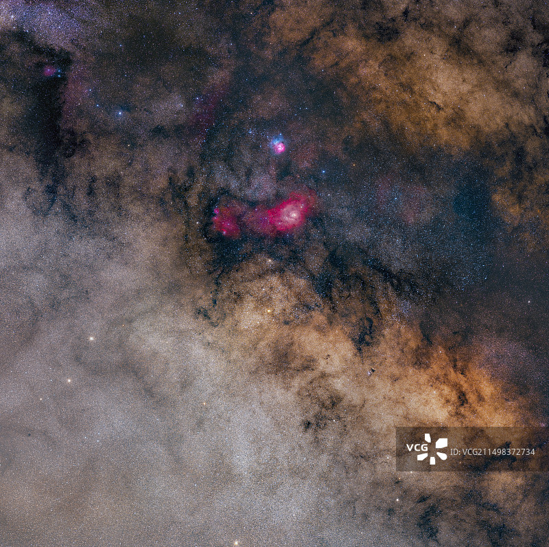 泻湖星云和三裂星云图片素材