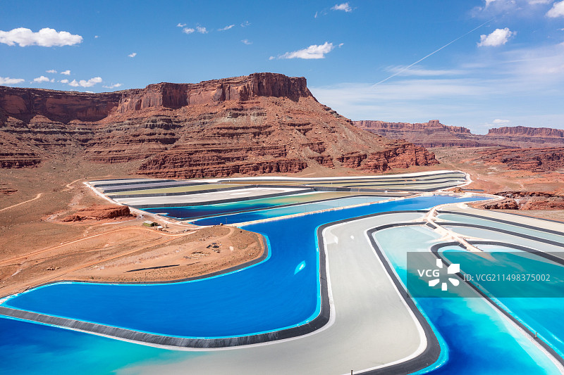 美国犹他州钾盐矿的蒸发池图片素材