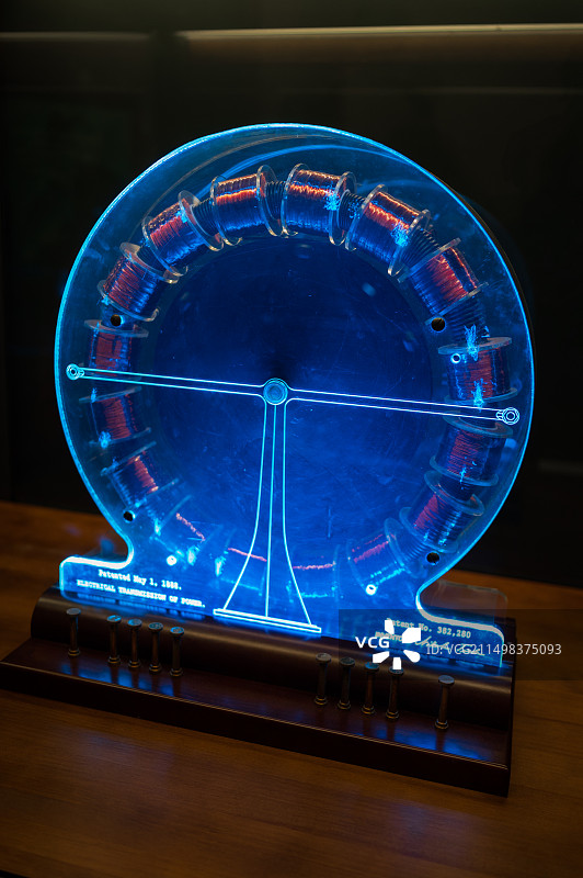 尼古拉·特斯拉展览中的磁感应电机图片素材