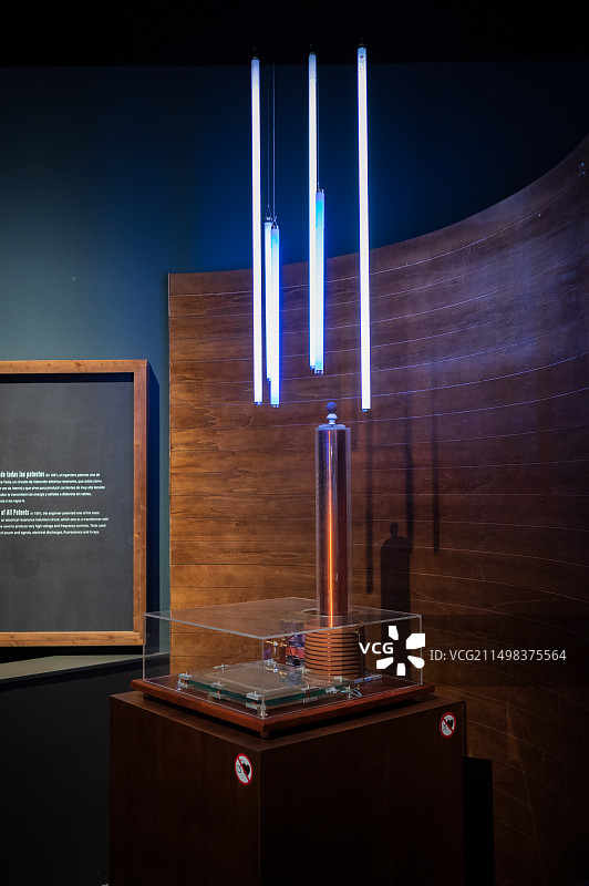 尼古拉·特斯拉展览中的特斯拉线圈图片素材