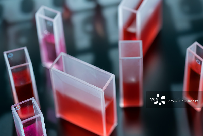 实验室玻璃比色皿图片素材