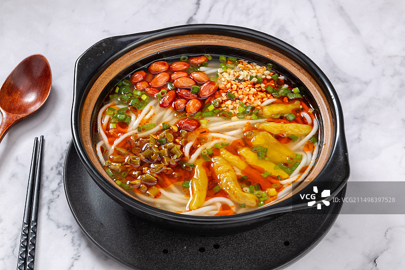 砂锅泡椒米线图片素材