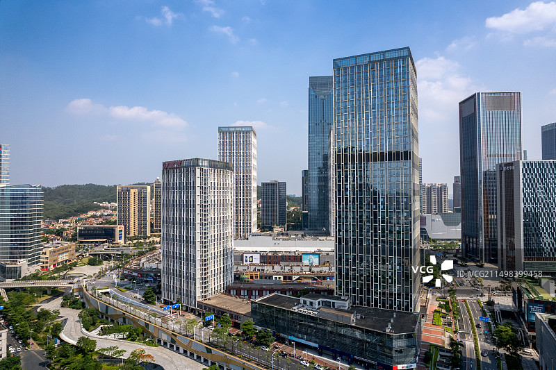 航拍下蓝天白云的番禺万博CBD城市风光图片素材