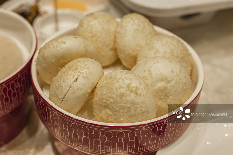 盘子里的面点小馒头图片素材