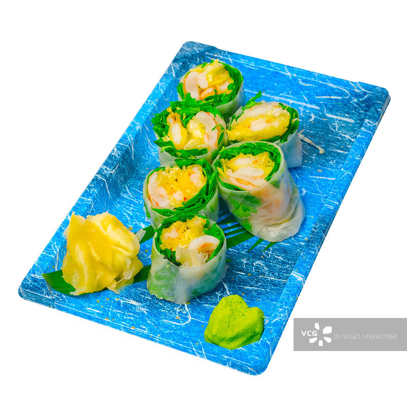 塑料托盘上的外卖寿司拼盘图片素材