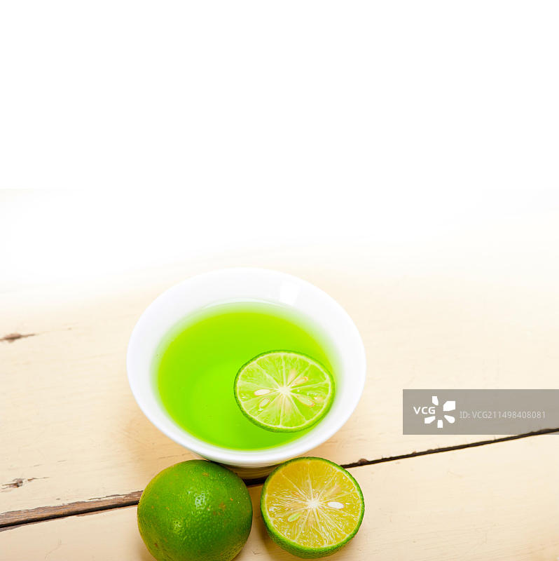 新鲜健康青柠柠檬特写图片素材