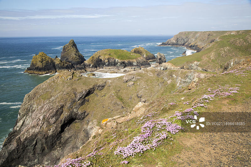 英国康沃尔利泽德半岛金斯湾沿海风光图片素材