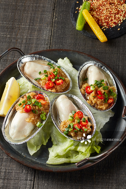 蒜蓉烤生蚝图片素材