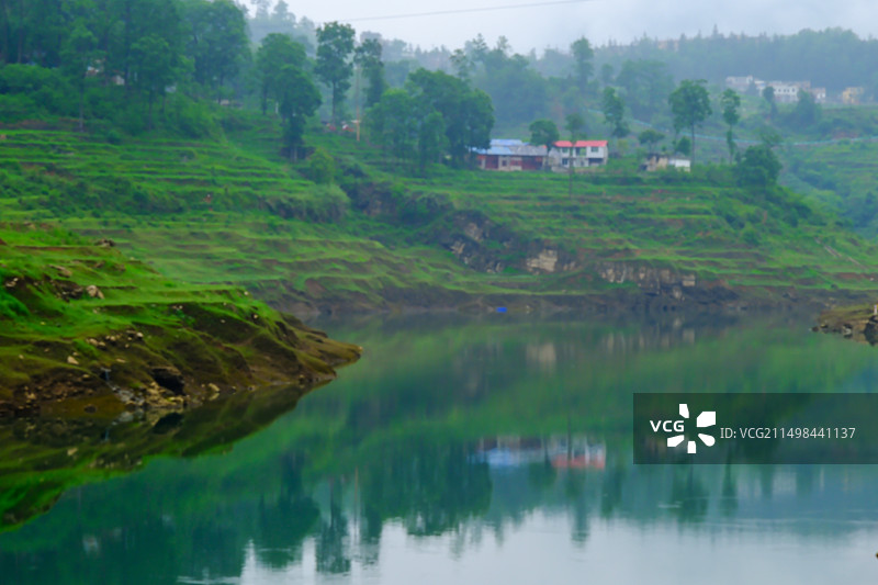 中国南方喀斯特风光，南方喀斯特峡谷风光，贵州喀斯特风光，贵州喀斯特峡谷风光，峡谷人家，猫洞峡图片素材