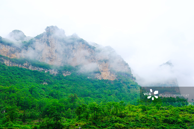 中国南方喀斯特风光，南方喀斯特峡谷风光，贵州喀斯特风光，贵州喀斯特峡谷风光，峡谷人家，猫洞峡图片素材