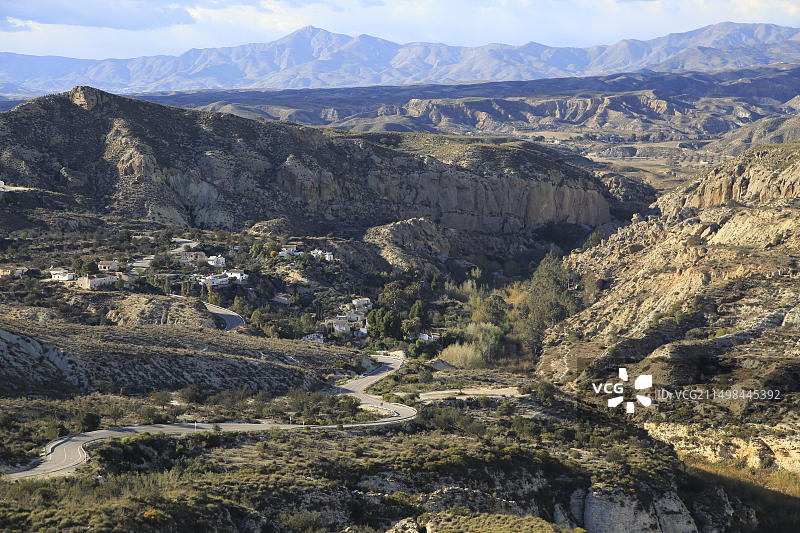 西班牙阿尔梅里亚索尔瓦斯石膏喀斯特自然区，洛斯莫利诺斯德尔里奥阿瓜斯石灰岩沙漠景观图片素材