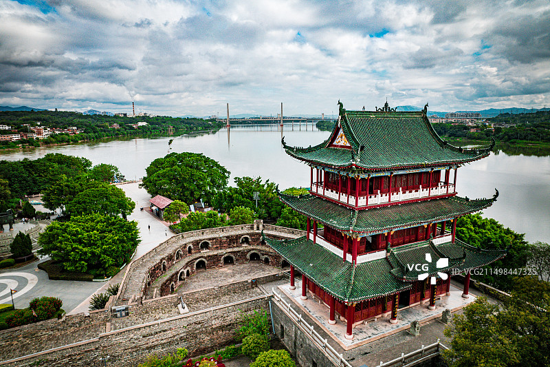 江西赣州旅游江南宋城历史文物古迹历史建筑城市景观古楼中国风古风八镜台图片素材
