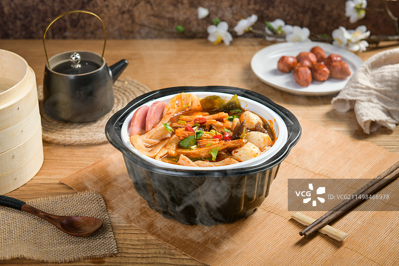 自热小火锅自嗨锅图片素材