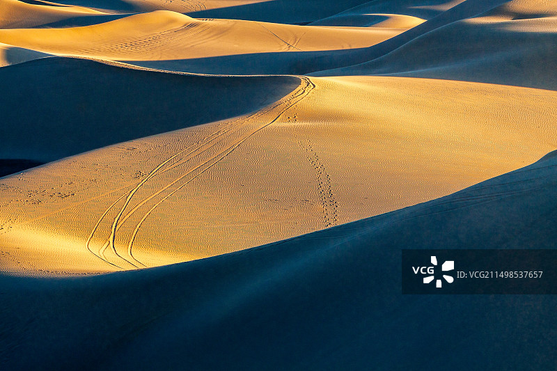 丹巴吉林沙漠图片素材