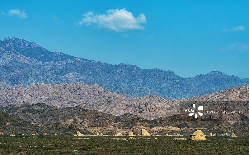 贺兰山下图片素材