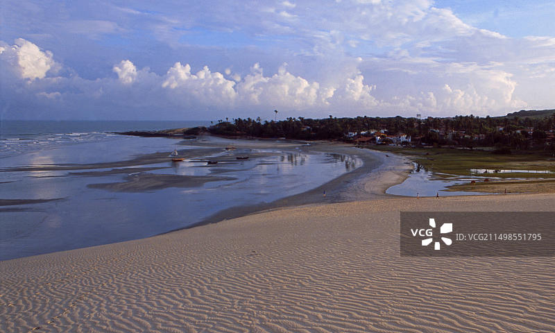 巴西塞阿拉州杰里科科拉沙丘和海滩图片素材
