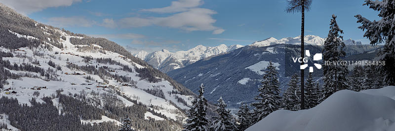 奥地利克恩顿州温克尔恩附近的默尔河谷图片素材