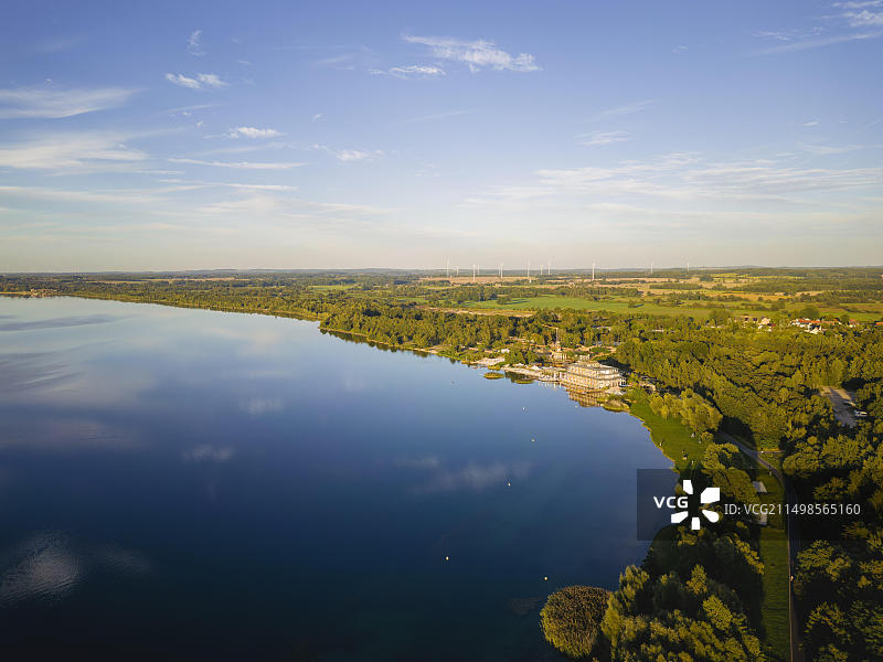 德国萨克森州格尔利茨上卢萨蒂亚的贝茨多夫湖图片素材
