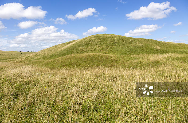 英国威尔特郡奥尔顿巴恩斯亚当古墓长冢图片素材