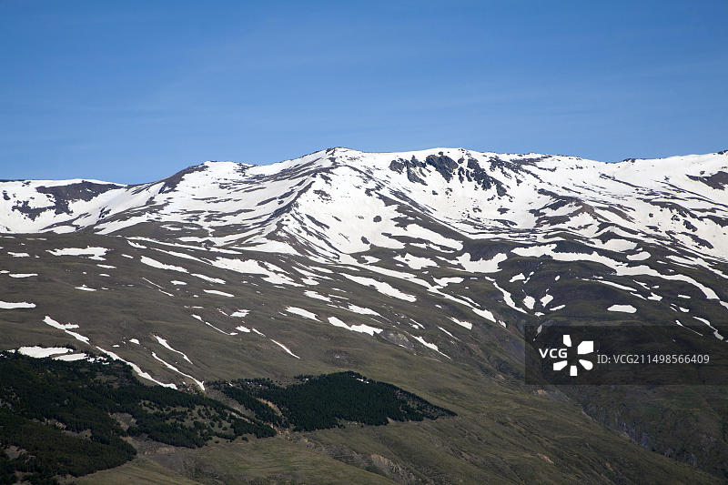 内华达山脉风光，位于西班牙格拉纳达省卡皮莱拉附近图片素材