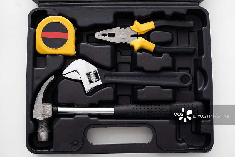 工具箱里的五金工具图片素材