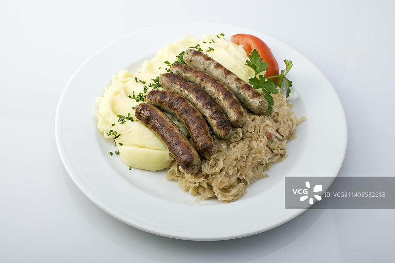 纽伦堡香肠、德国酸菜、土豆泥图片素材