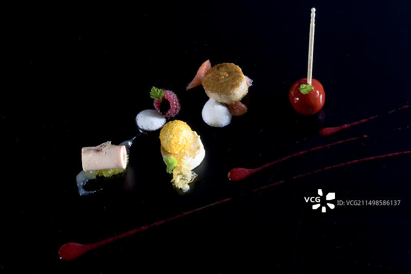 由明星厨师迪特尔·科希纳创作的各种餐前小吃图片素材