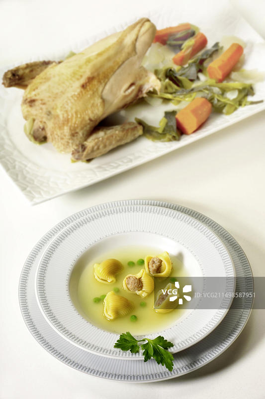 贝壳意面鸡汤图片素材