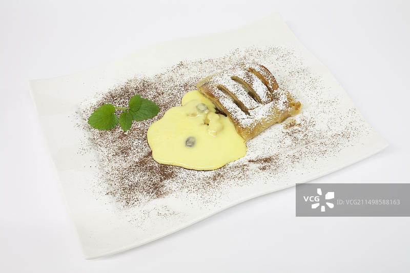 香草酱热苹果馅卷图片素材