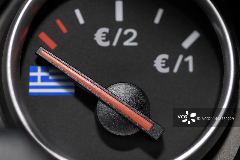带有希腊国旗的欧元价值指示器归零，希腊国债的象征性图像图片素材
