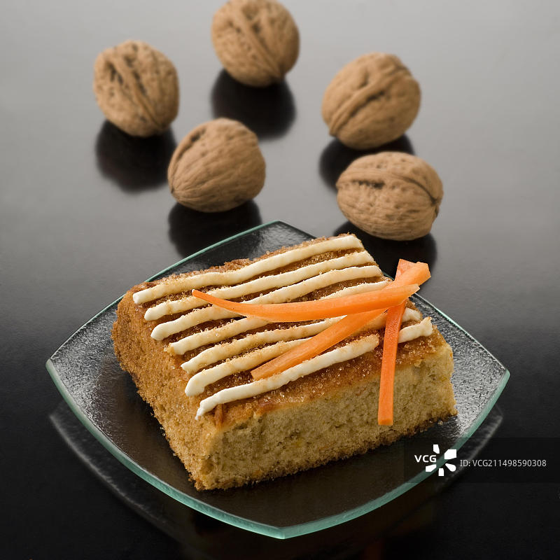 核桃胡萝卜蛋糕图片素材