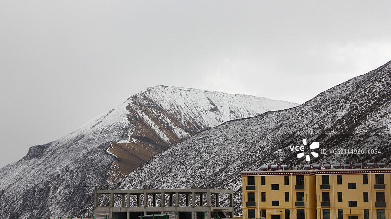 西藏雪山图片素材