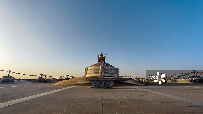 阿拉善左旗巴彦浩特镇的蒙古族传统敖包图片素材