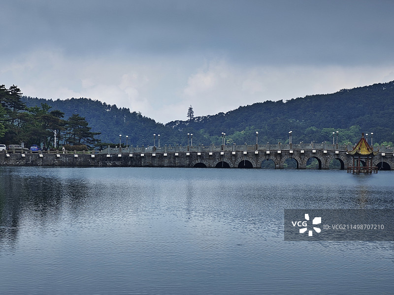 芦林湖图片素材