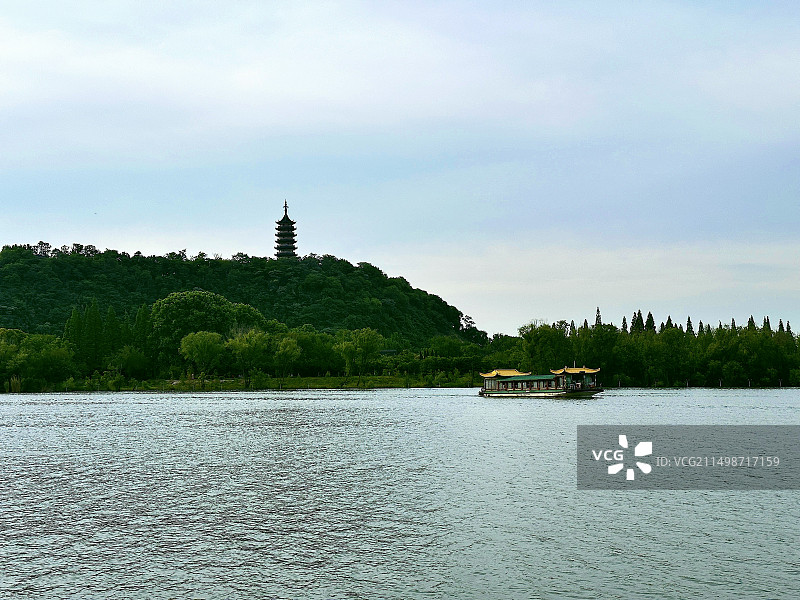 水中浮玉-镇江焦山图片素材