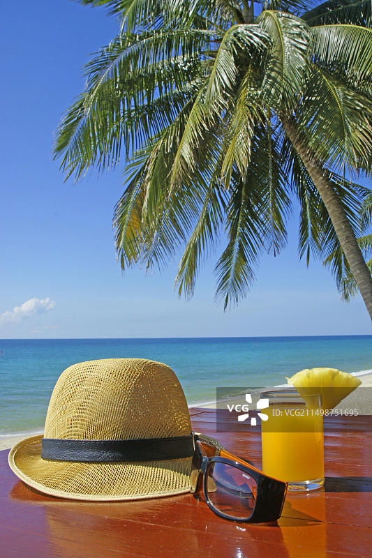 草帽、太阳镜、长饮、苏梅岛考，泰国，亚洲图片素材