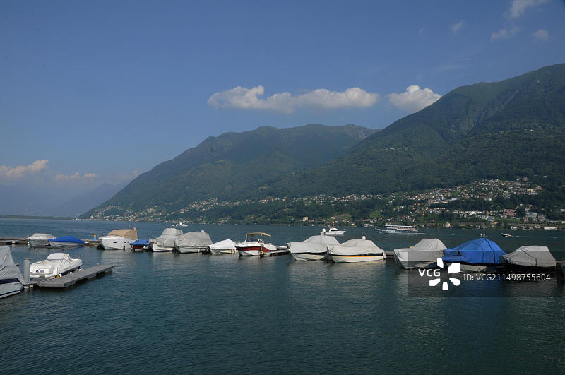 阿斯科纳游艇码头，马焦雷湖的瑞士山区湖景风光（复古风格）图片素材