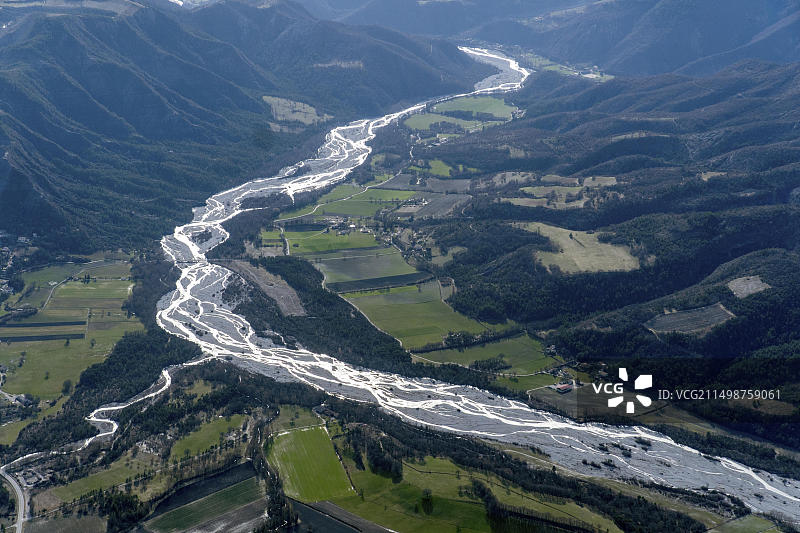 法国上普罗旺斯阿尔卑斯山区布莱奥内河水电站航拍图片素材