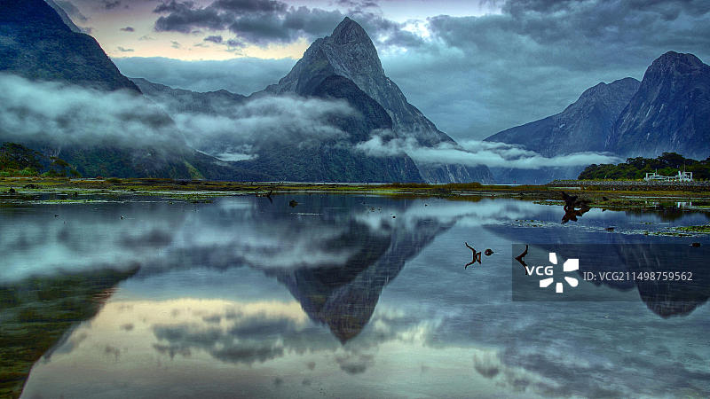 新西兰南岛米尔福德桑峡湾风光图片素材