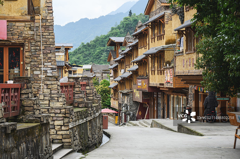 四川阿坝县水磨羌城羌族古建筑街道图片素材