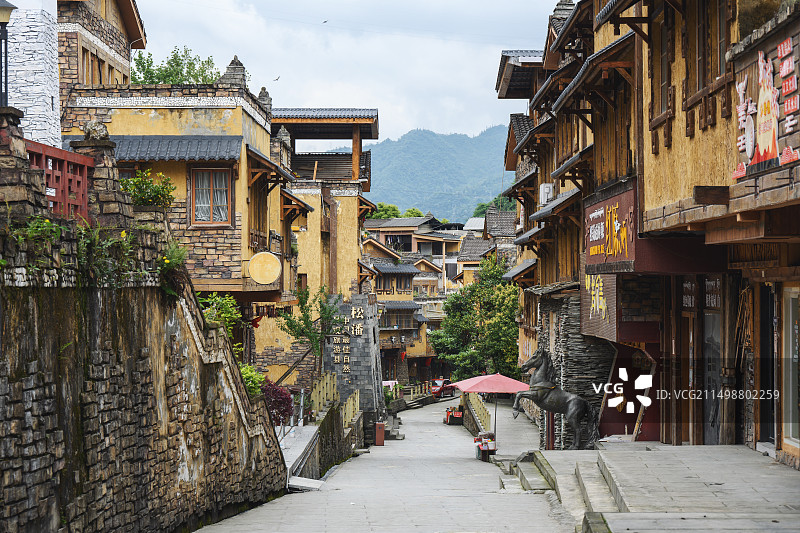 四川阿坝县水磨羌城羌族古建筑街道图片素材