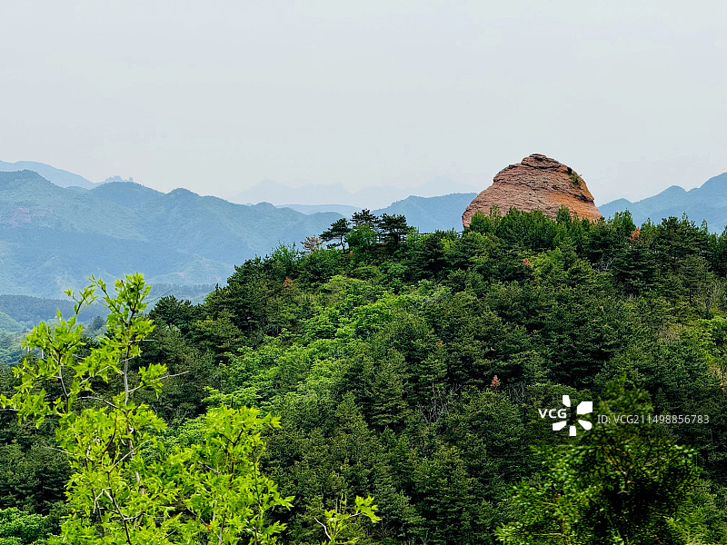 磬锤峰的蛤蟆石图片素材