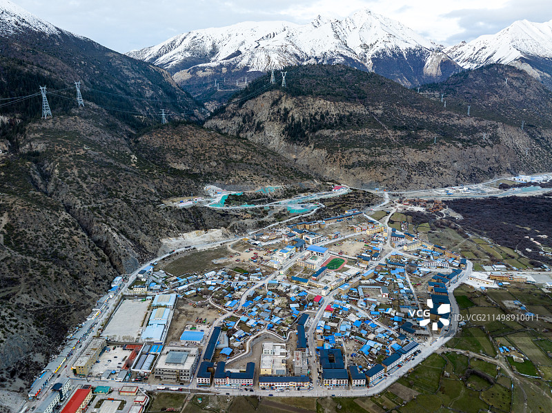 中国西藏昌都市八宿县然乌镇航拍全景图片素材