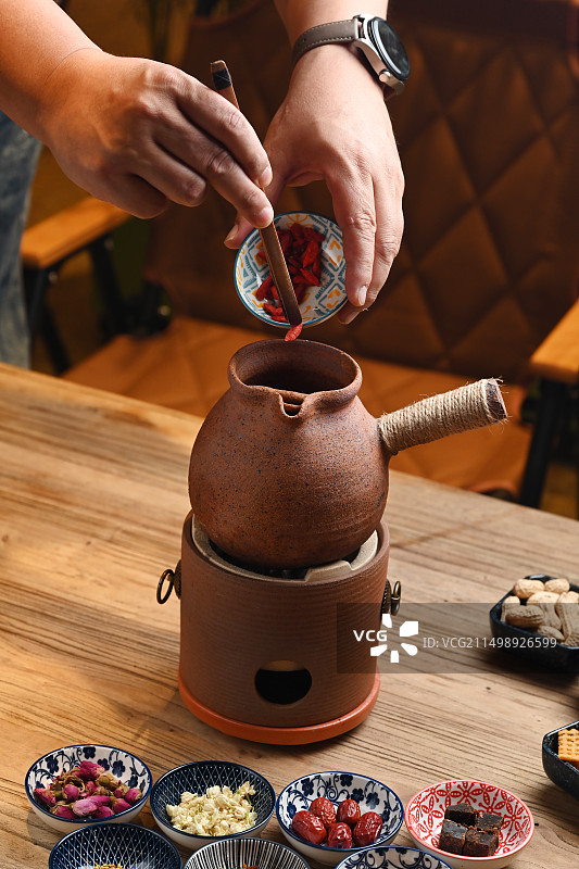 围炉煮茶煮奶茶图片素材