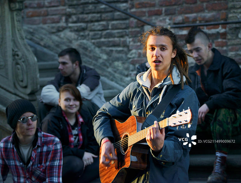 波兰格但斯克：在杜尔吉塔格长街市政厅外的街头音乐家图片素材