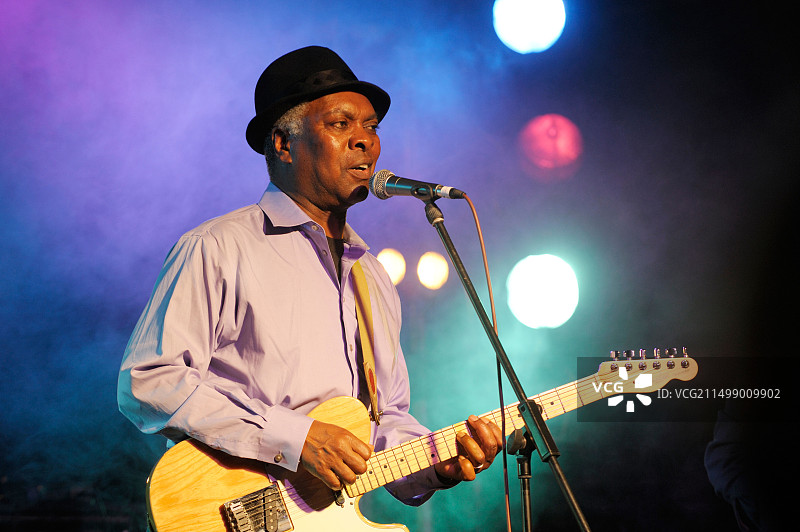 Booker T. Jones在美国蓝调音乐节主舞台演出（英格兰坎布里亚郡，2010年）图片素材
