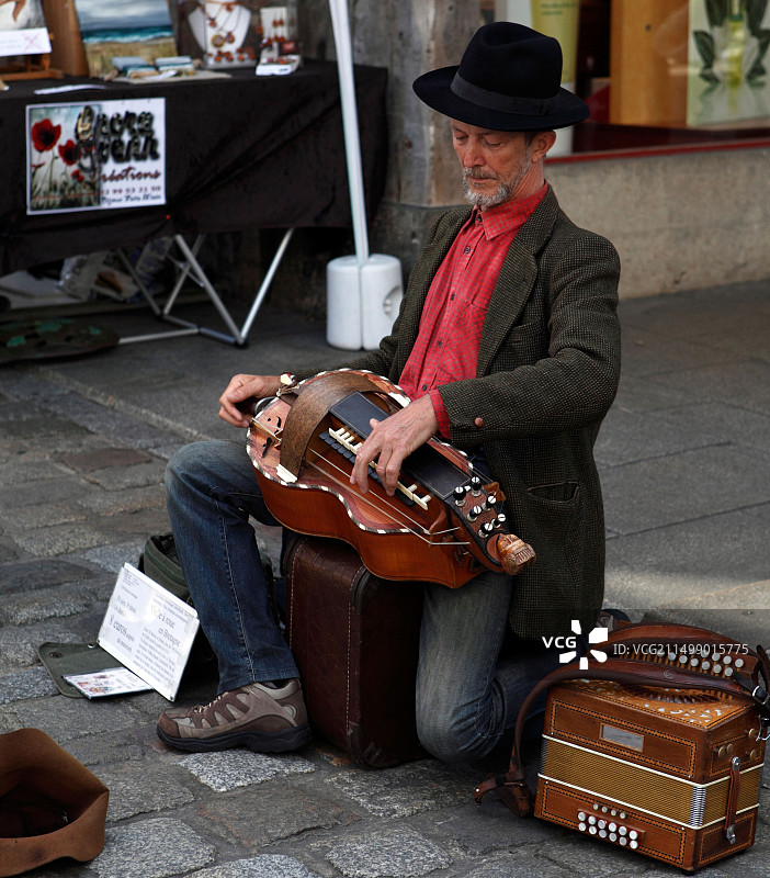 手摇风琴演奏者、街头音乐家图片素材