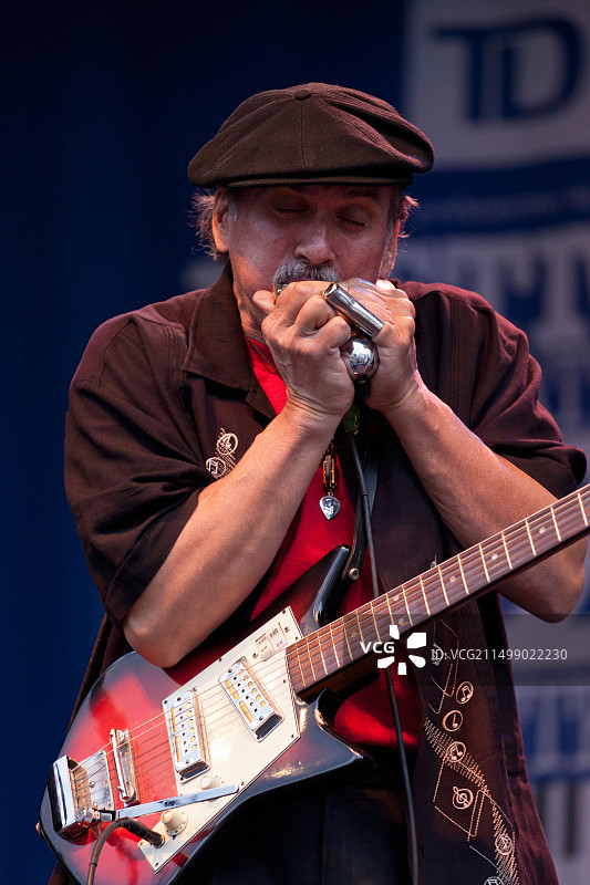 加拿大魁北克省蒙特利尔：蒙特利尔爵士音乐节，斯图贝克·约翰和老鹰乐队图片素材