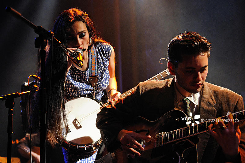 2011年9月30日，Kitty、Daisy和Lewis乐队在西班牙巴塞罗那Apolo演出。图片素材